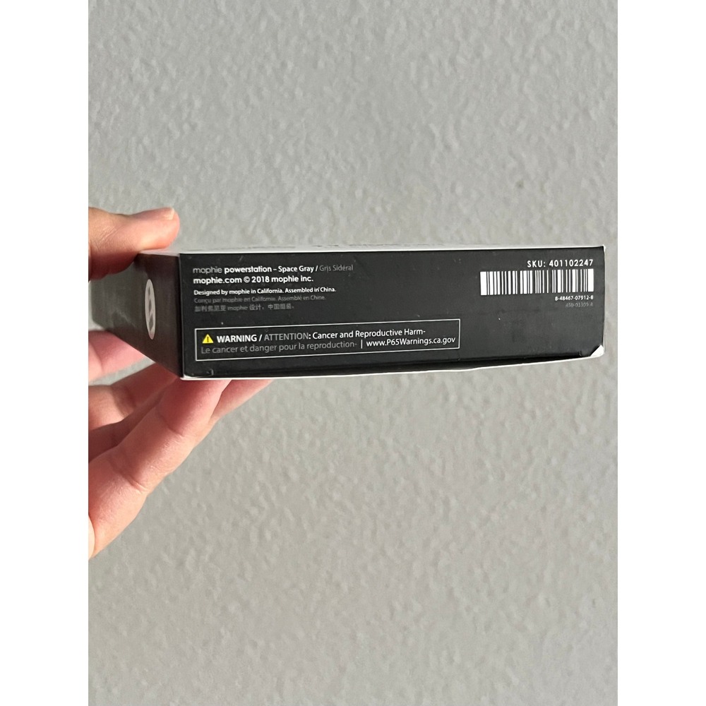 New Mophie powerstation 16 additional hours - Picture 2 of 4